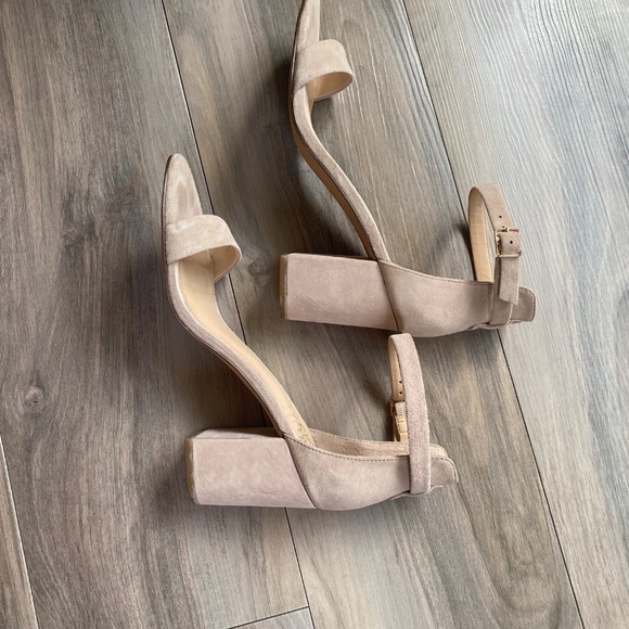 Beige Suede Block Heel Sandal 7.5 - Picture 4 of 12